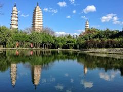-三塔倒影公园