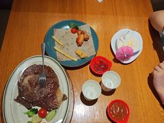 -豪客嘉族·麦尼顿西餐厅(乐福天下店)