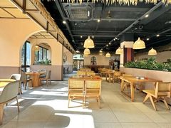 -小白的·非遗东方烤乳猪·海南菜连锁餐厅(椰梦长廊外贸路店)