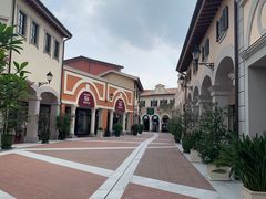 -佛罗伦萨小镇广佛名品奥特莱斯(疏港路店)