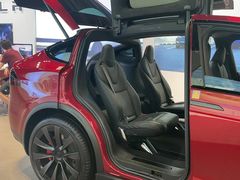 -TESLA 特斯拉(上海太古汇体验店)