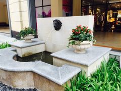 -王府井奥莱临潼小镇(临潼店)