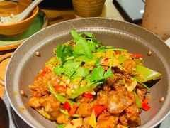 泡子姜烧牛蛙-吃饭皇帝大(合生汇店)