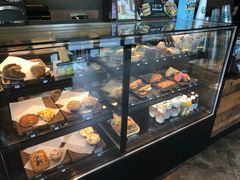 面包甜点陈列柜-星巴克臻选(上海长风大悦城店)