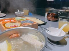 -泓炙颐凤鲜海鲜火锅料理(桐乡店)