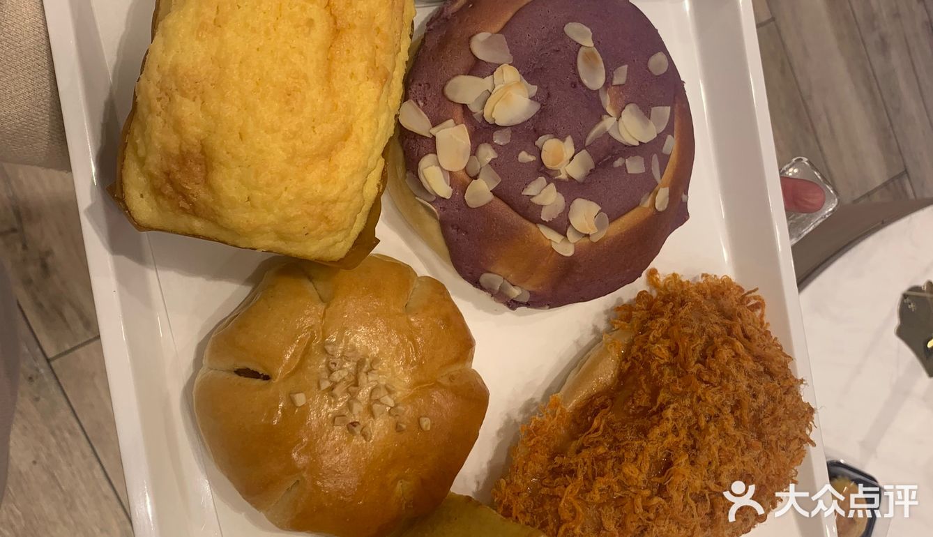 可太好吃了呜呜我一直抗拒芋泥面包的!但没想到这么好吃!