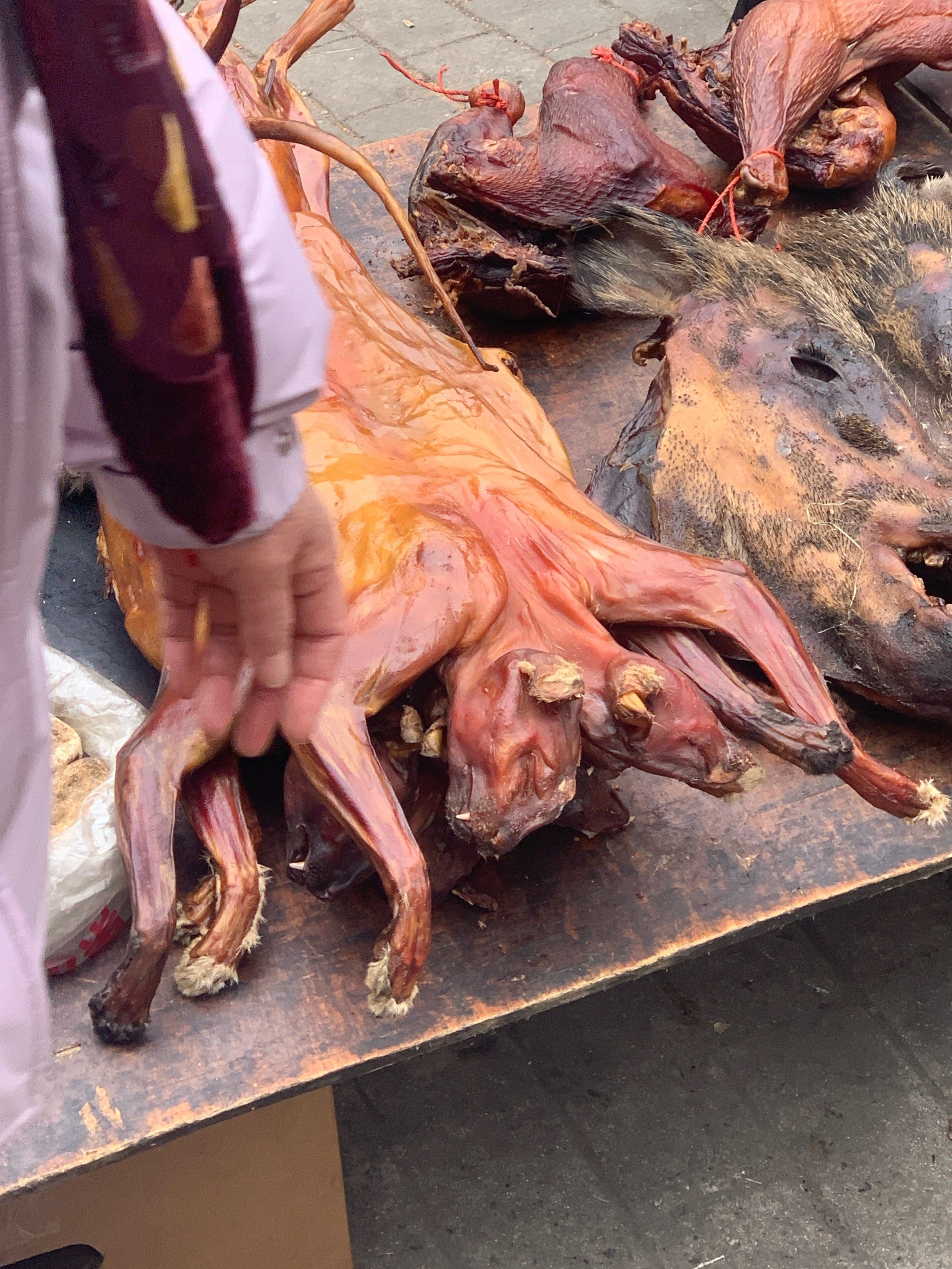 菜市场惊现狗肉,可怕