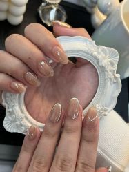 -芊屿芊浔美甲