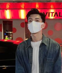 -变画·发型STUDIO