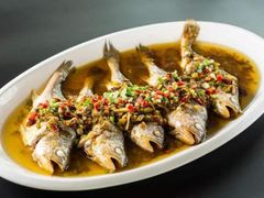 雪菜蒸小黄鱼-湖州天煌大酒店-餐厅