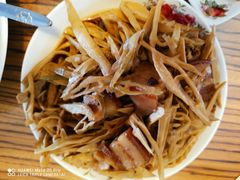 -阿瓦山寨·湘菜现炒·剁椒鱼头王(咸阳总店)