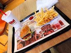 -The Habit Burger Grill 哈比特汉堡(复兴soho店)