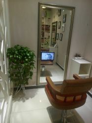 点击看大图 -虫二·专注健康烫染沙龙