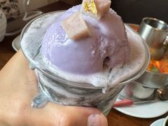 -Chom Cafe and Restaurant