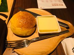 法国总统菠萝油-来龙里 精致 东南亚餐室(万象城店)