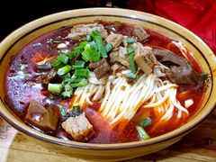 红烧牛肉面-梁记肥肠粉(宽窄巷子店)