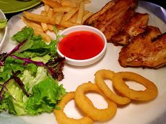 -JINNS锦时 steak&pizza(浸信会礼拜堂旧址店)