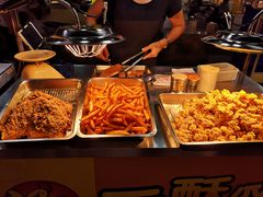 -六合夜市