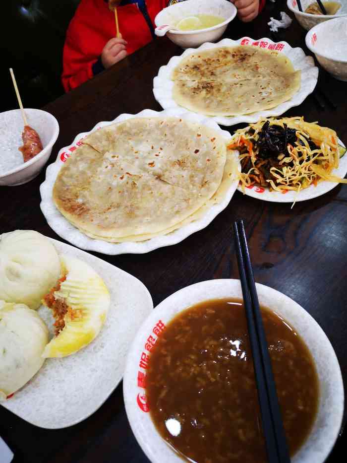 春妮粥铺(恒大帝景店)-"家附近的早餐店,终于有个像样的了.开了挺.