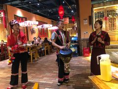 -老滇山寨•云南特色菜•地方菜•民族风情歌舞表演(金碧店)