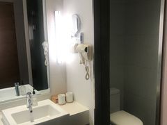 -全季酒店(郑州建设路碧沙岗地铁站店)