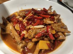 口味鸡爪-费大厨辣椒炒肉(万家丽一店)