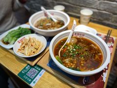 泡椒鸡杂米粉-呷佬·长沙手工米粉(金沙江路店)