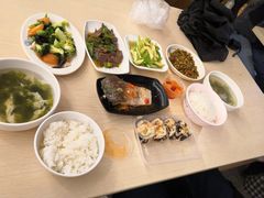 -同济大学本部学苑饮食广场