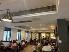 大堂-星巴克臻选(广州沙面店)