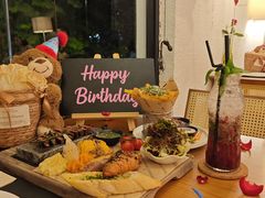 -Mark&Mars Restaurant