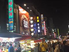 -六合夜市
