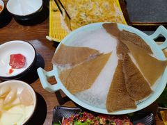 -乡土黄·鲜牛肉火锅·小龙虾(兴业街店)