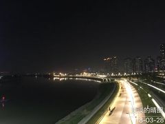 -南京眼步行桥