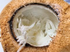 -志龙皇冠吃货椰子铺