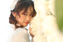 -现代经典婚纱摄影