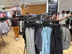 -lululemon(上海浦东IFC店)