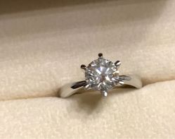 -威德钻石-克拉钻大本营(南京东路店)