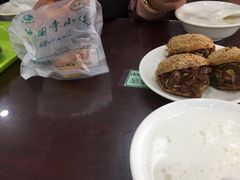 -护国寺小吃店(红莲南路店)