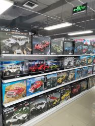 -来此探索玩具仓储店