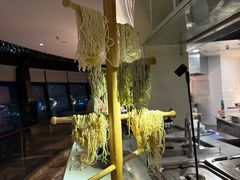 -亚洲国际大酒店·云顶阁旋转自助餐厅