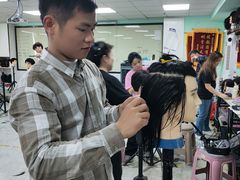 -首脑美容美发化妆美甲培训学校(长沙校区)