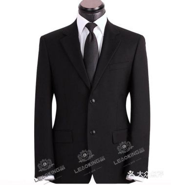 西服是男人衣柜里最能表现男士气质风格的一件衣服