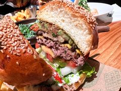 -三勾JJJ Burger&Coffee(梅溪湖店)