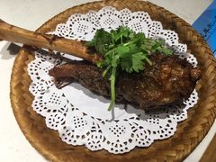烤羊腿-丁里羊肉小镇(天鹅湖总店)