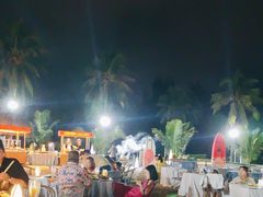-亚龙湾希尔顿自助餐厅·海鲜·烧烤·沙滩BBQ·现场乐队