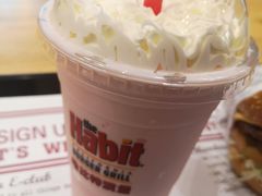 草莓奶昔-The Habit Burger Grill 哈比特汉堡(爱琴海店)