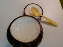 -志龙皇冠吃货椰子铺