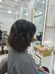 -镁连社·美联社