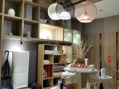 -西安大雁塔科技大学地铁站亚朵酒店