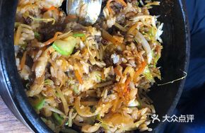 Spicy Pork Stone Pot Rice